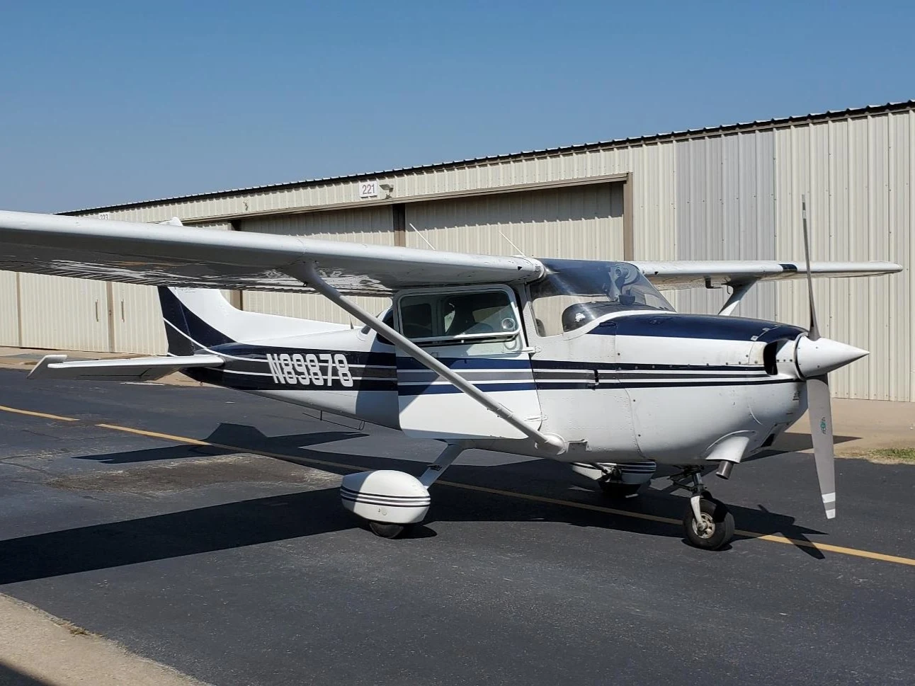 Pilot Rise Cessna 172P N89878 on the ramp