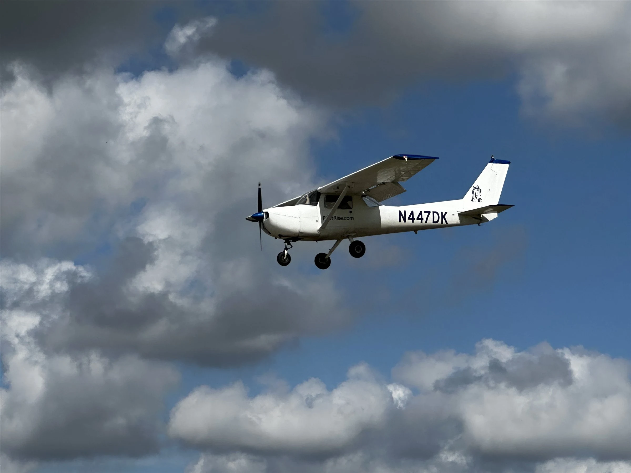 Pilot Rise Part 61 vs Part 141 flight training aircraft in North Texas