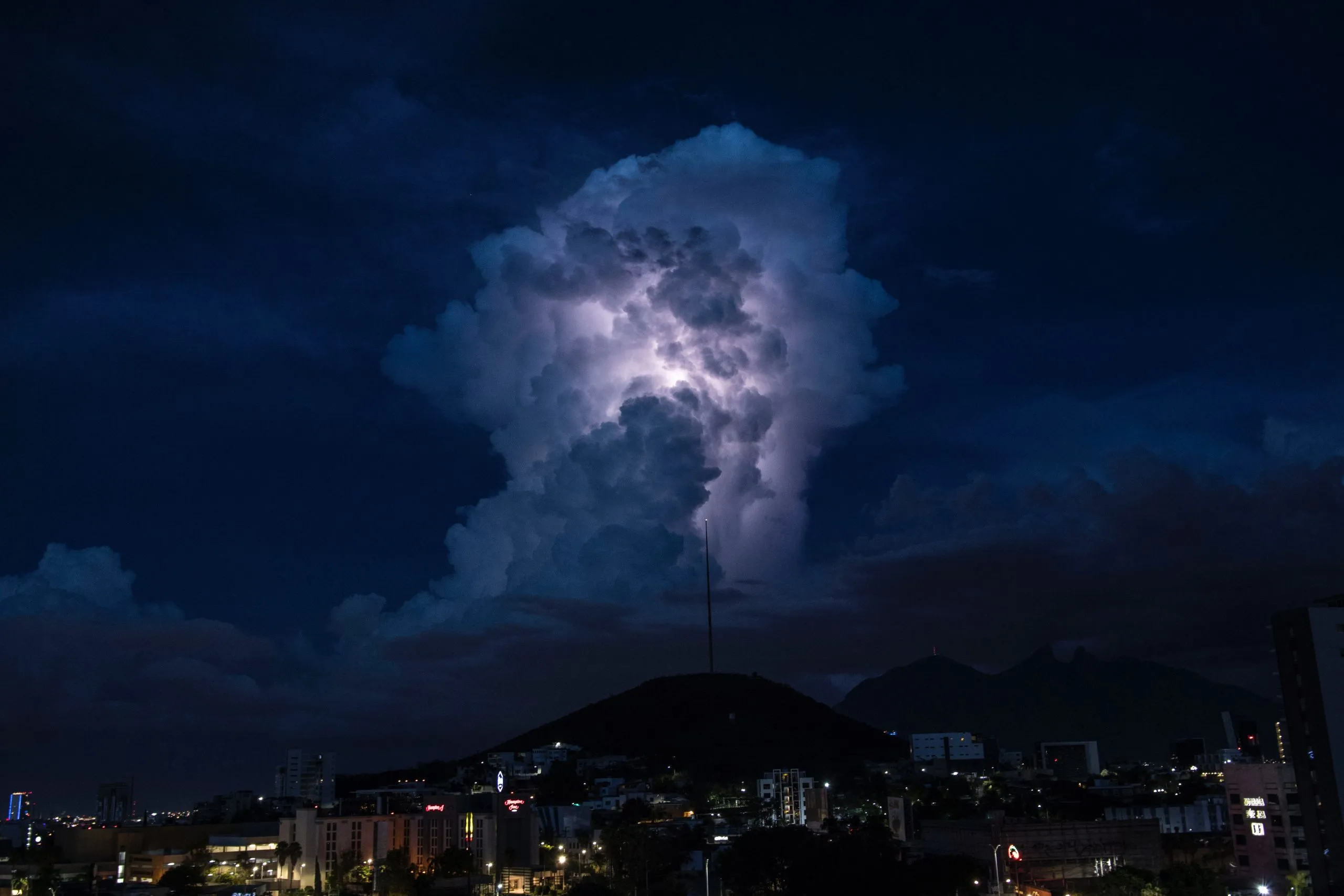 Pilot Rise Articles: Cumulonimbus Cloud