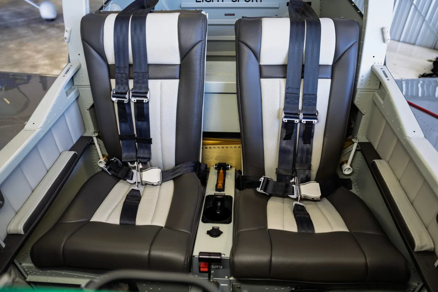 Van's RV-12iS interior and seating