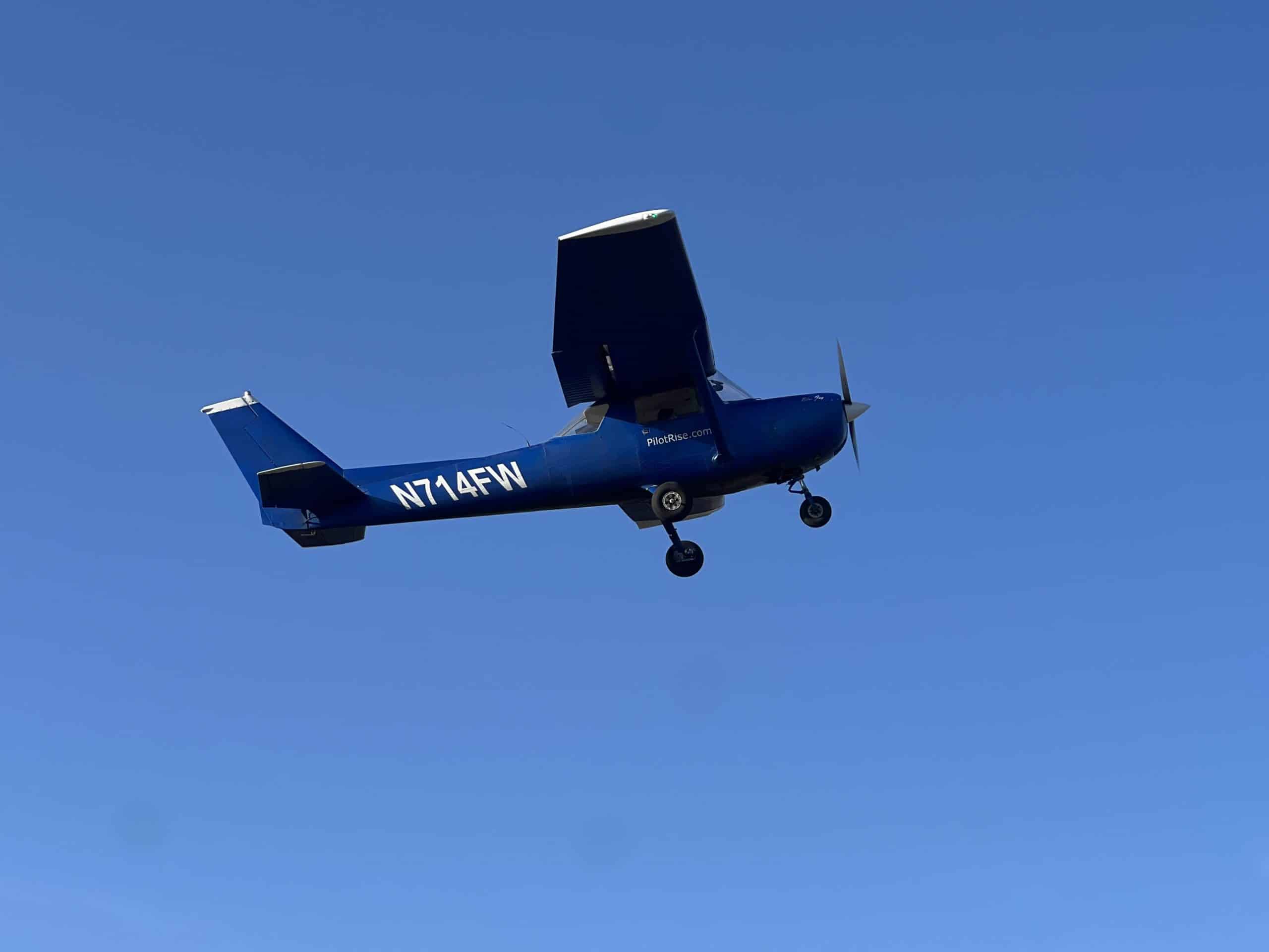 Pilot Rise aircraft and flight training environment