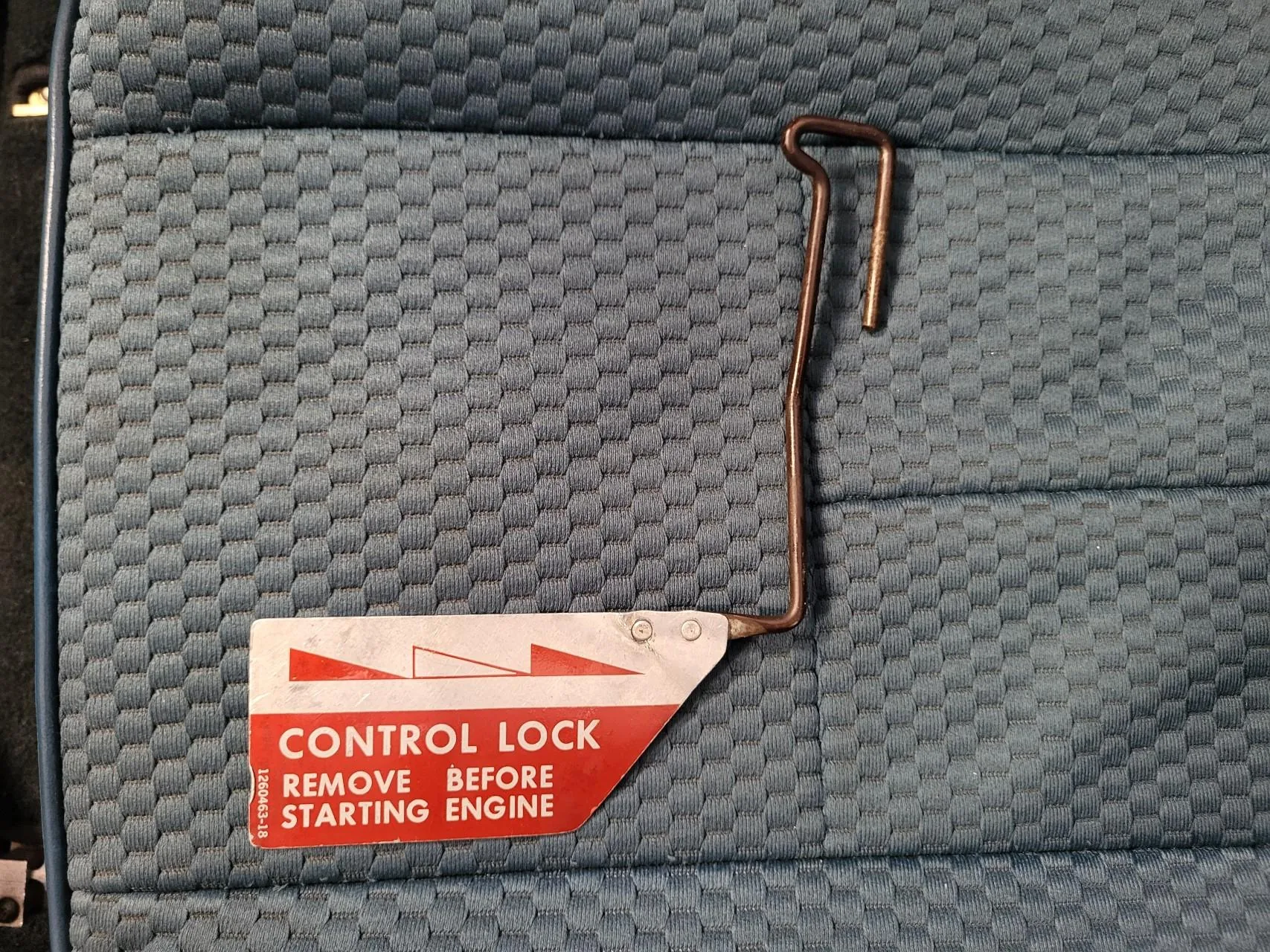 Cessna control lock