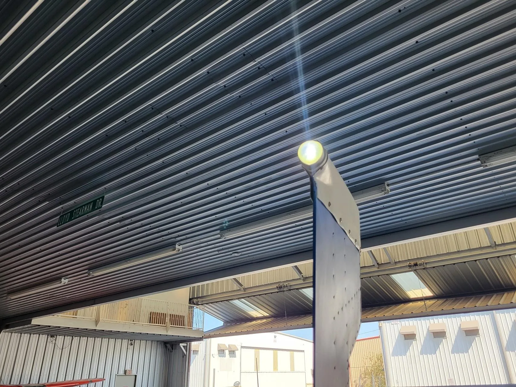 White tail navigation light