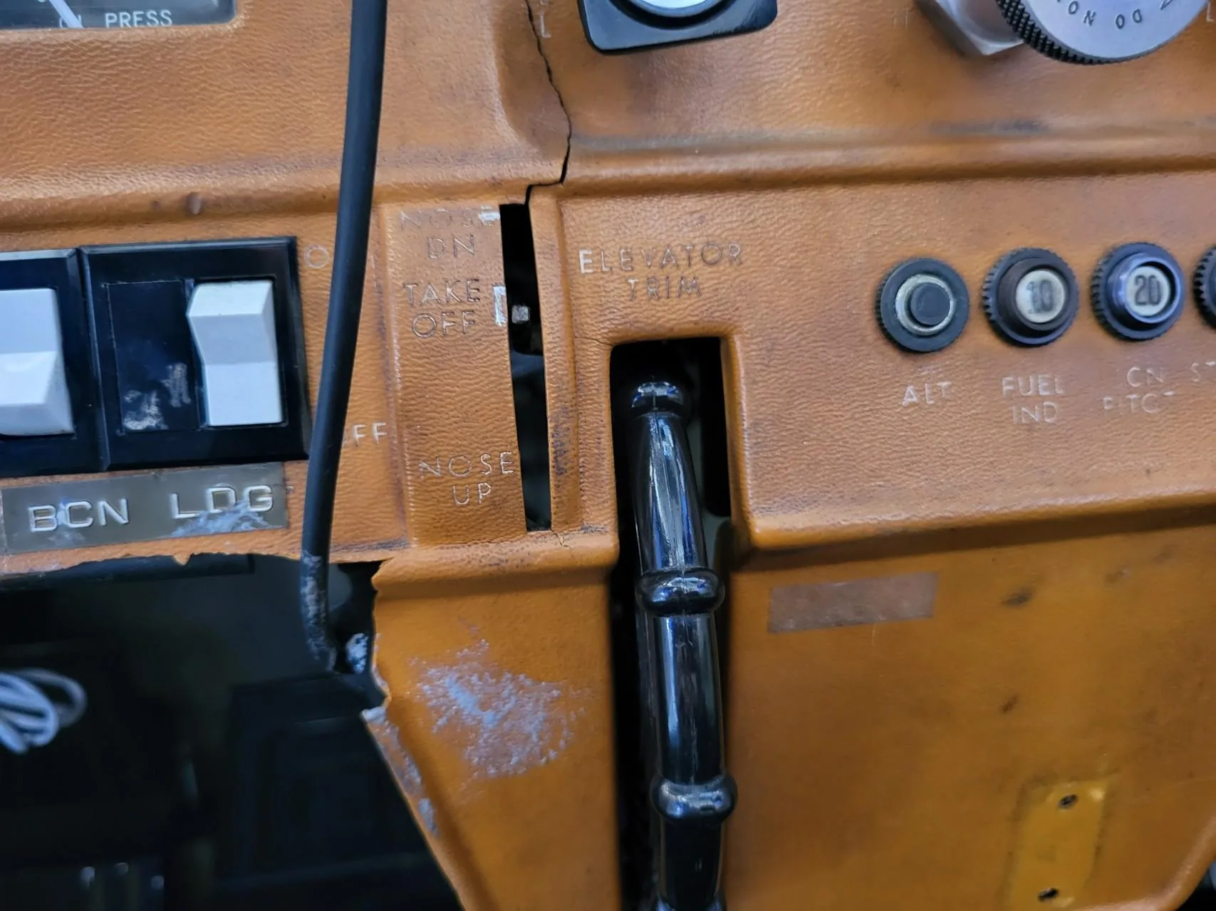 Cessna elevator trim wheel
