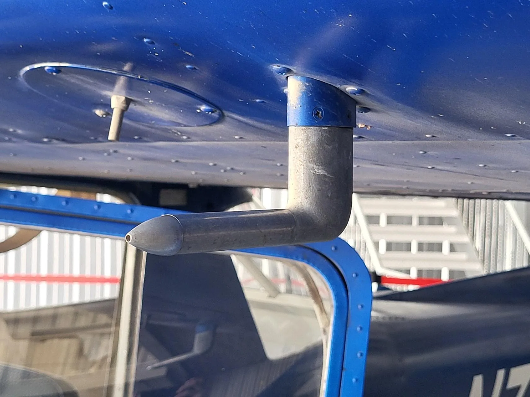 Front opening of a Cessna pitot tube