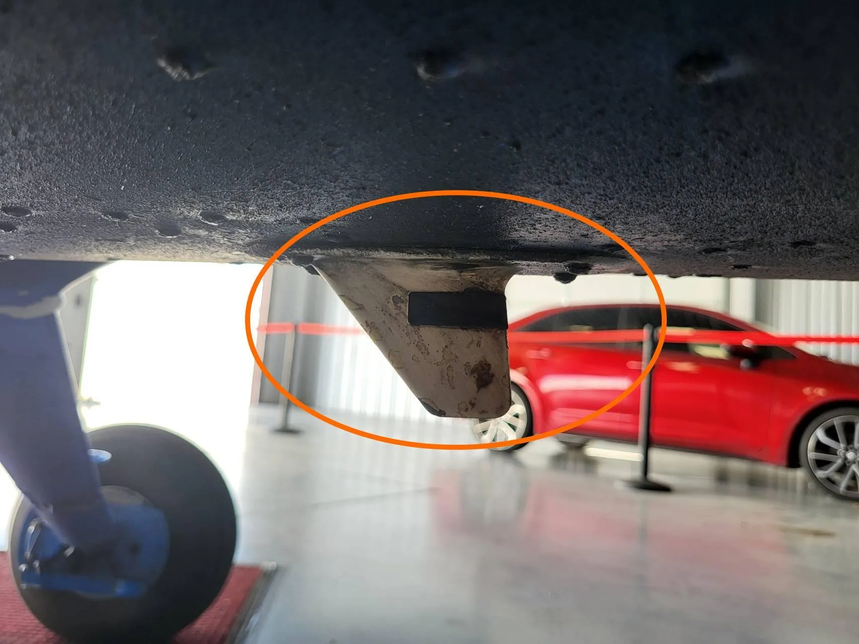 Blade-style aircraft transponder antenna