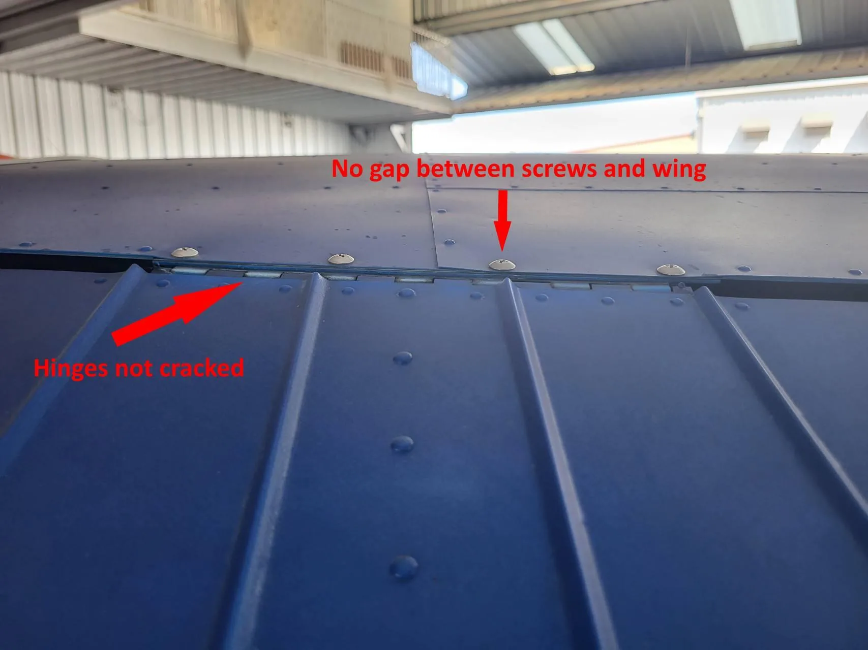 Top surface of an aileron hinge