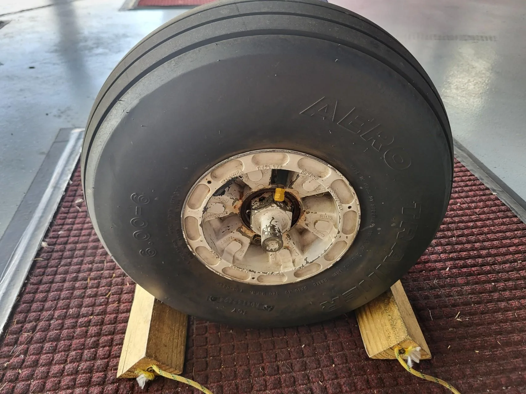Cessna main landing gear wheels
