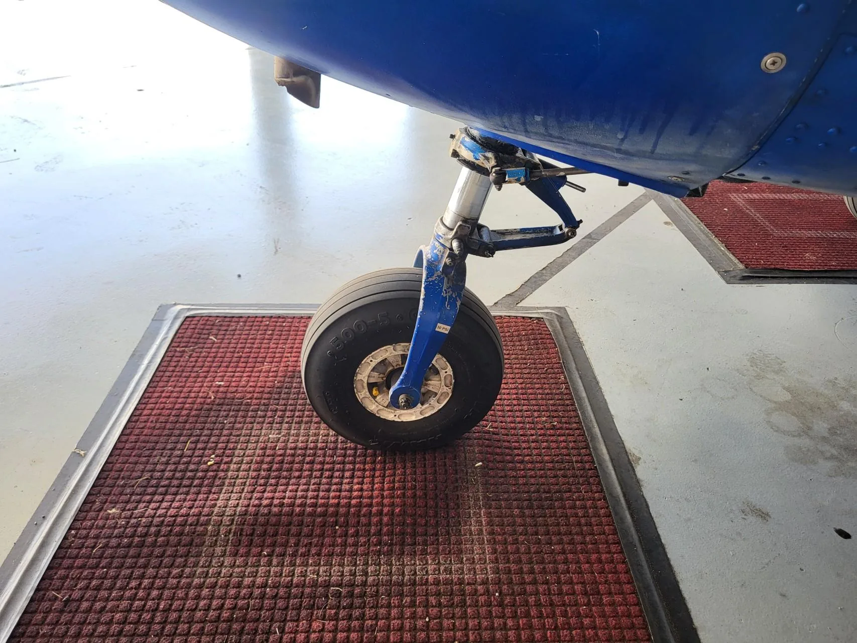 Cessna nose landing gear